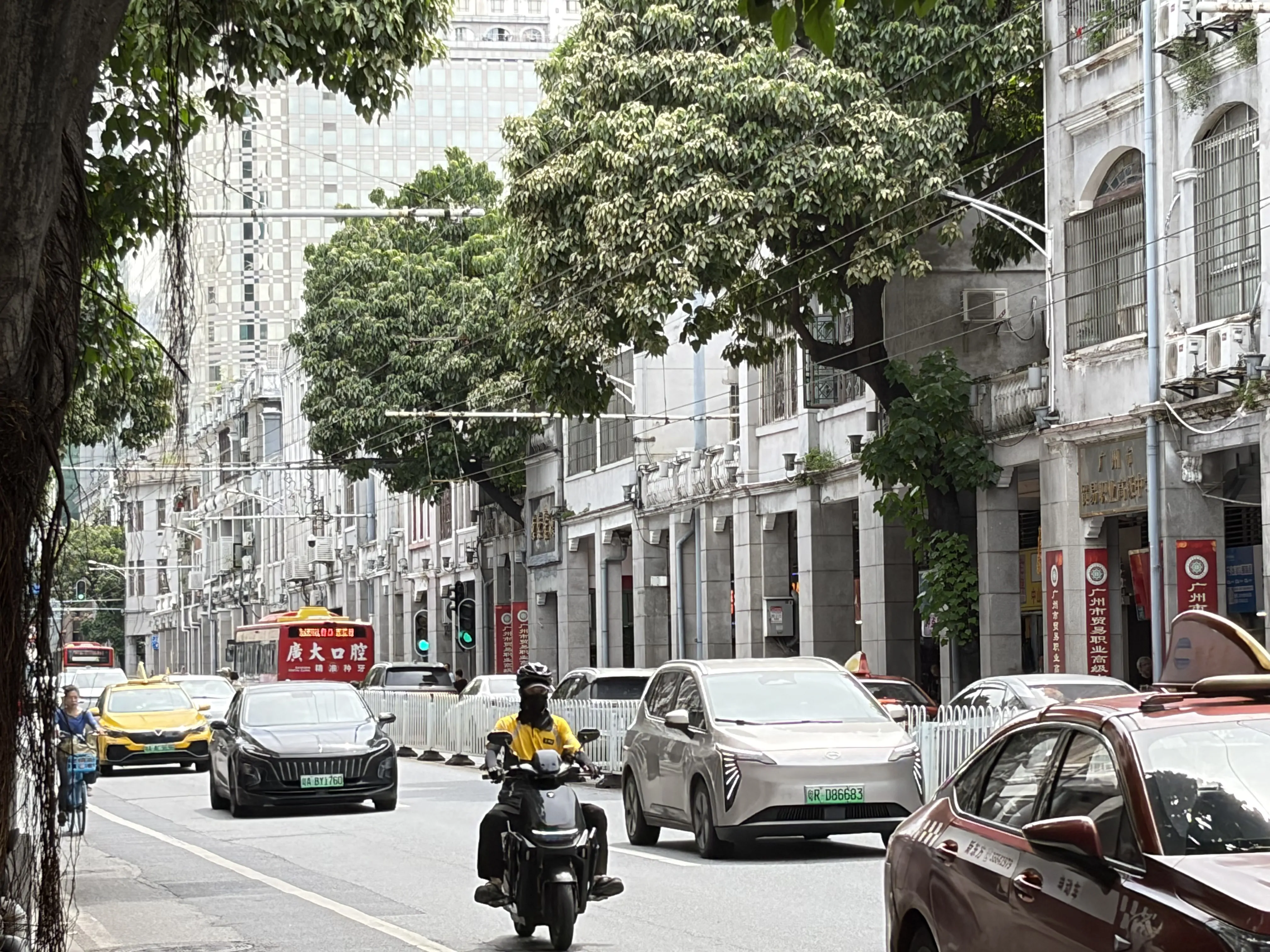 广州西门口中山六路的街景